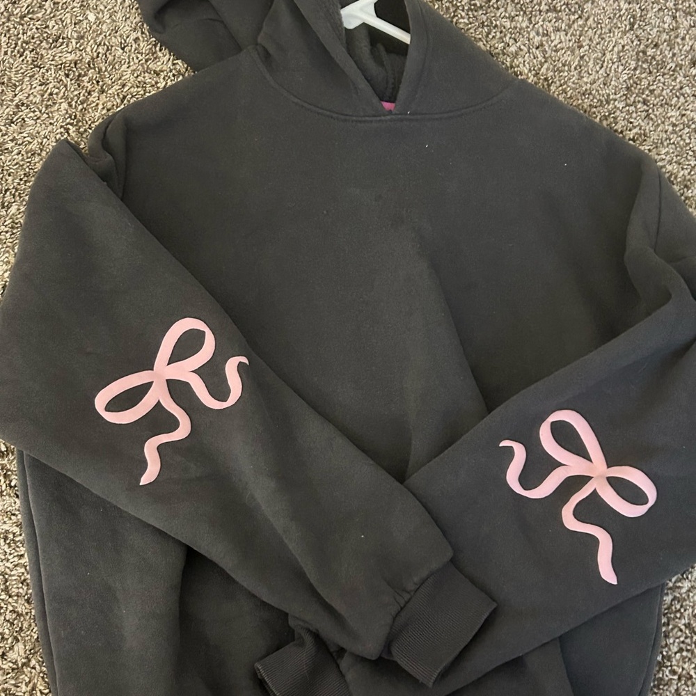 edikted bonny bow sweatshirt! size S